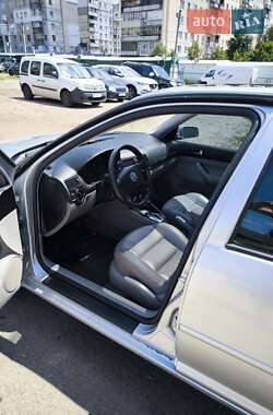 Седан Volkswagen Jetta 2003 в 