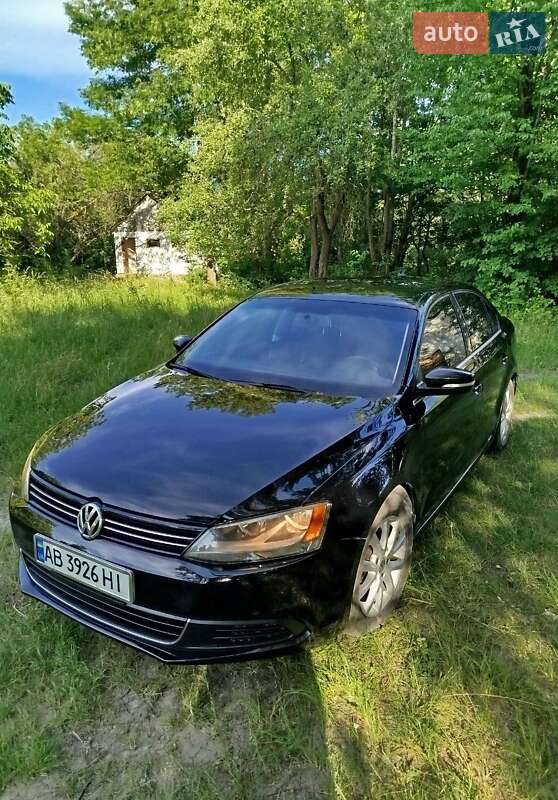 Седан Volkswagen Jetta 2013 в Мурованых Куриловцах