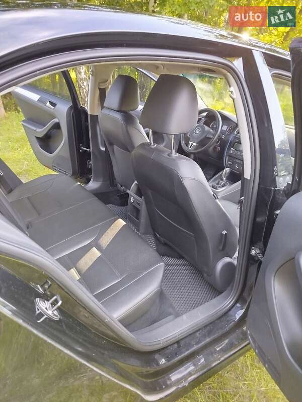 Седан Volkswagen Jetta 2013 в Мурованых Куриловцах