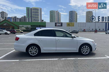 Седан Volkswagen Jetta 2014 в 