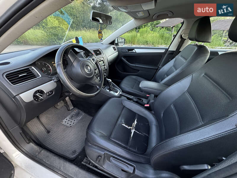 Седан Volkswagen Jetta 2012 в Житомире