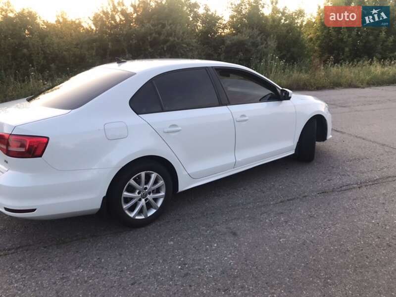 Седан Volkswagen Jetta 2015 в Любашівці