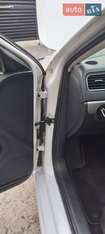 Седан Volkswagen Jetta 2016 в Києві