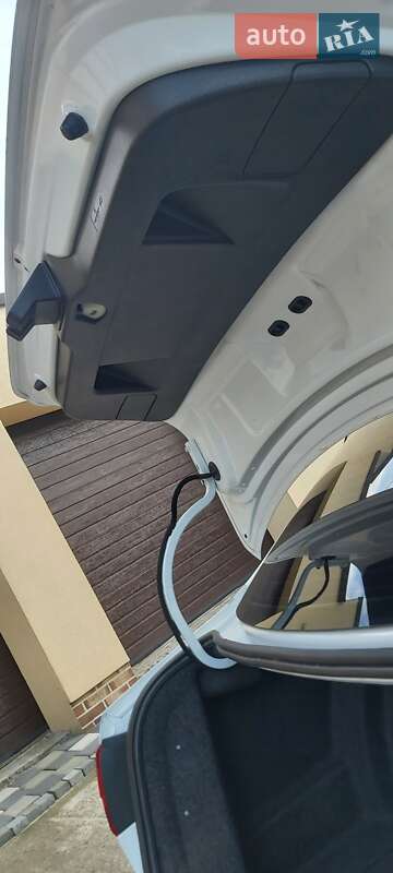 Седан Volkswagen Jetta 2016 в Києві