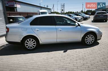 Седан Volkswagen Jetta 2009 в 