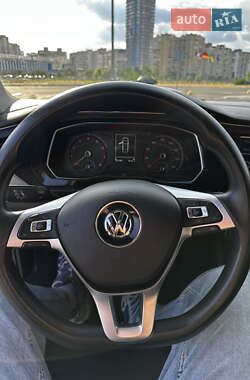 Седан Volkswagen Jetta 2018 в 