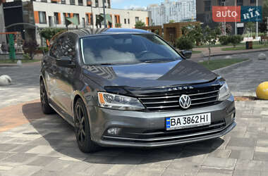 Седан Volkswagen Jetta 2015 в Києві