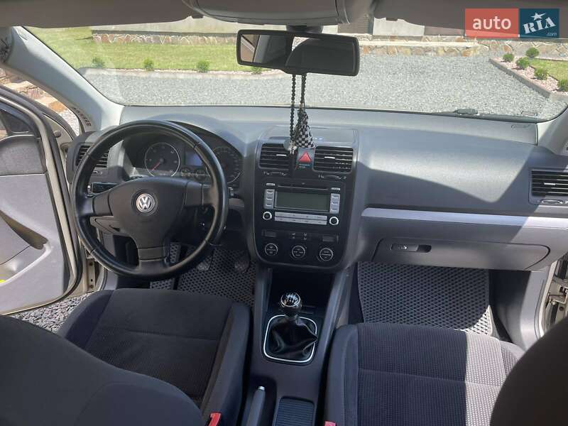 Седан Volkswagen Jetta 2007 в Рокитному