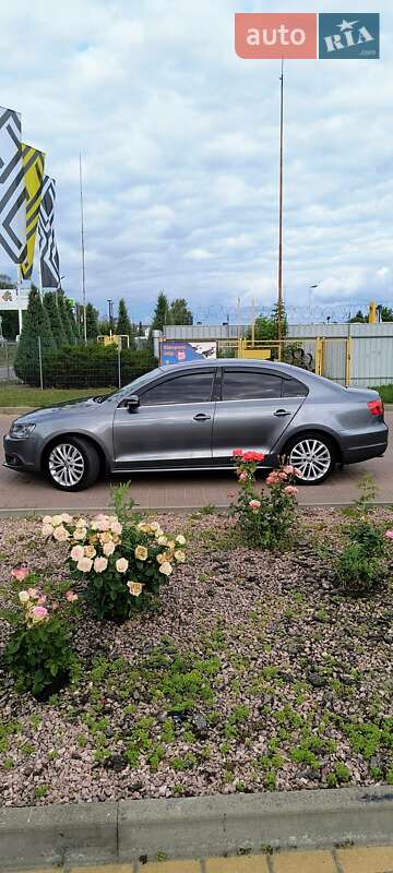 Седан Volkswagen Jetta 2012 в Полтаві