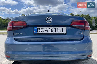 Седан Volkswagen Jetta 2016 в 