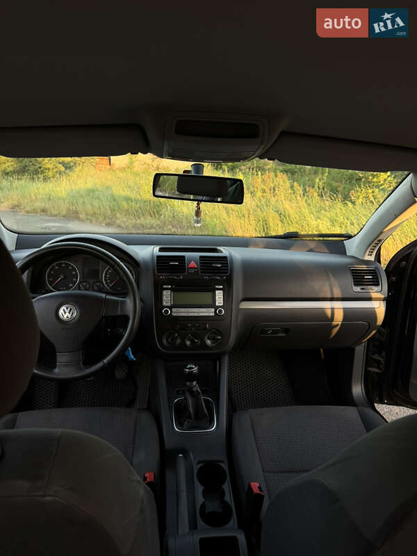 Седан Volkswagen Jetta 2007 в Луцьку