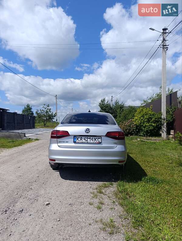 Седан Volkswagen Jetta 2016 в Киеве