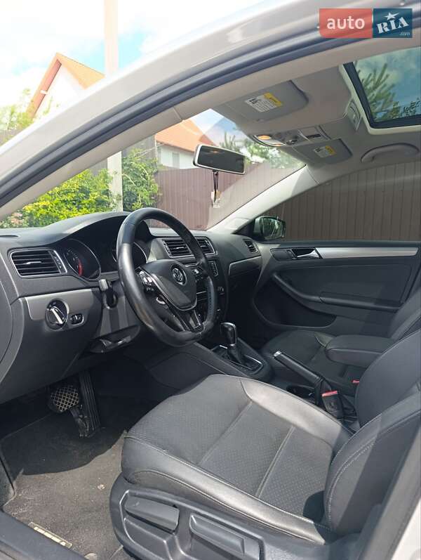 Седан Volkswagen Jetta 2016 в Киеве