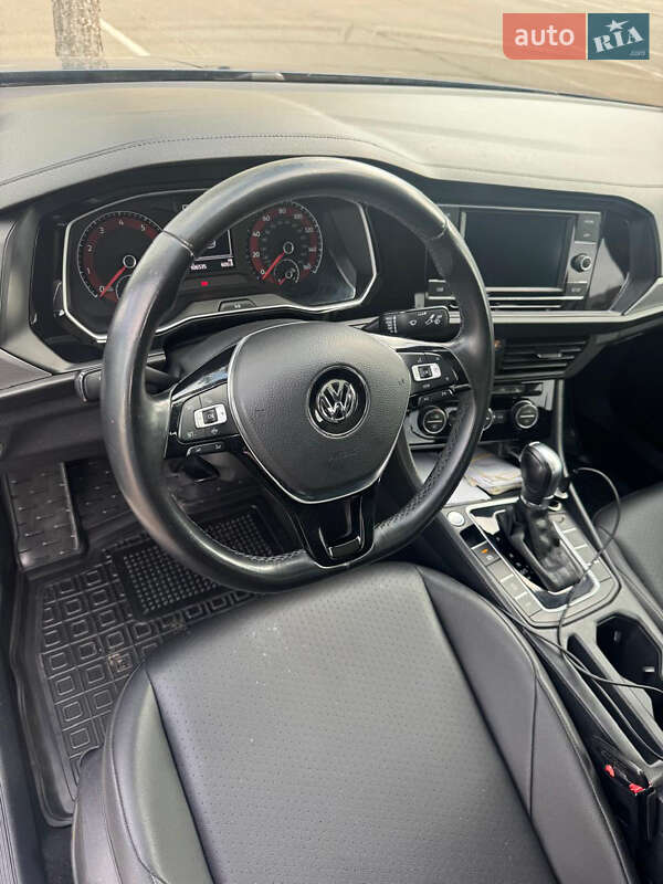 Седан Volkswagen Jetta 2019 в Николаеве