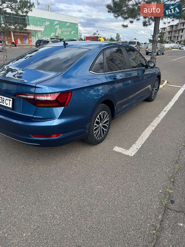 Седан Volkswagen Jetta 2019 в Николаеве