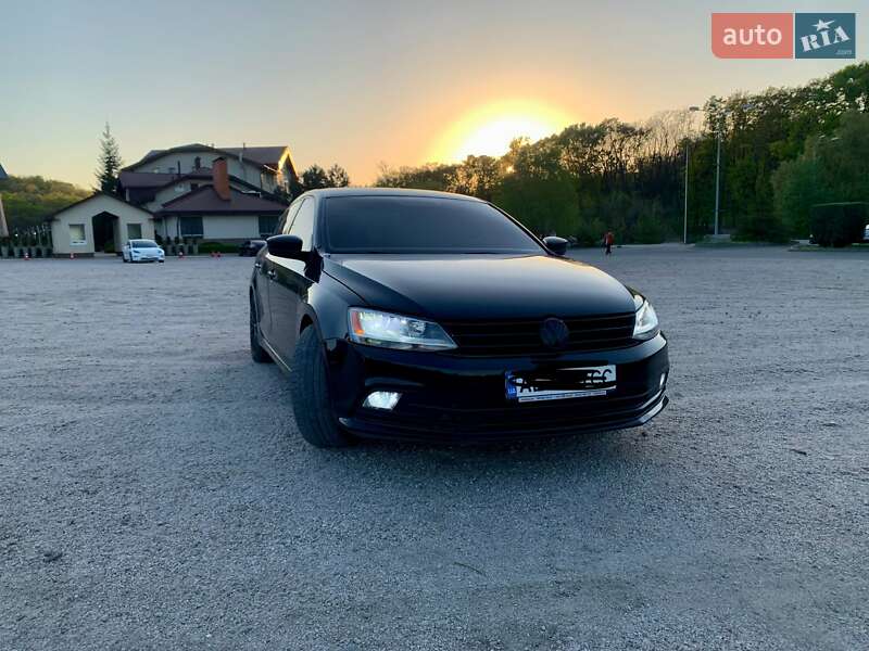 Седан Volkswagen Jetta 2015 в Дніпрі