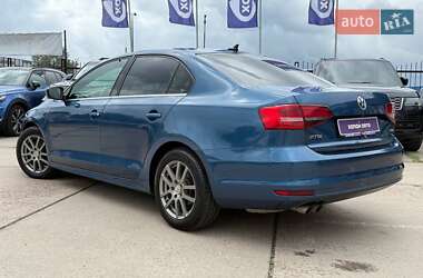 Седан Volkswagen Jetta 2016 в 
