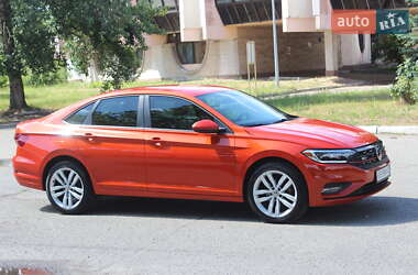 Седан Volkswagen Jetta 2018 в Днепре