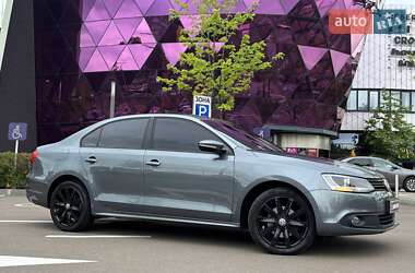 Седан Volkswagen Jetta 2012 в Києві