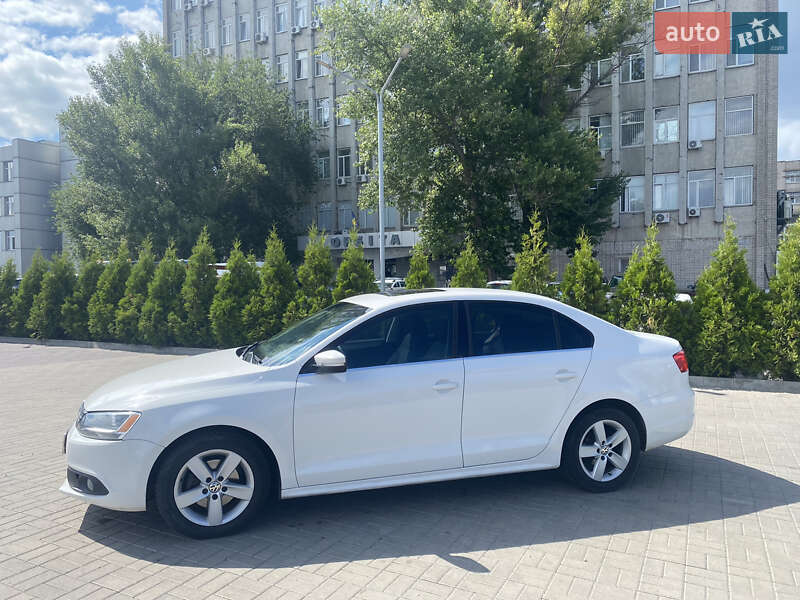 Седан Volkswagen Jetta 2012 в Днепре