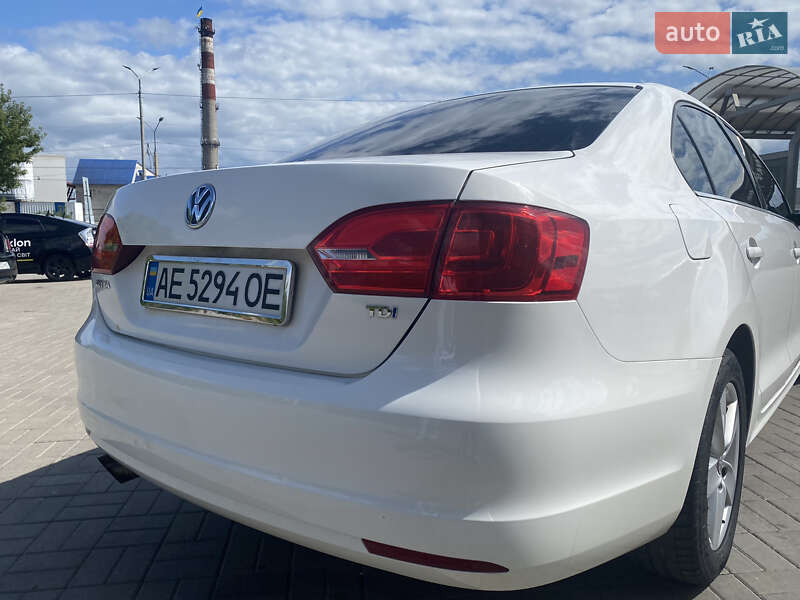 Седан Volkswagen Jetta 2012 в Днепре