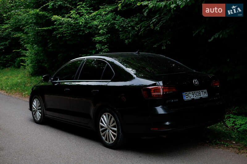 Седан Volkswagen Jetta 2016 в Золочеві