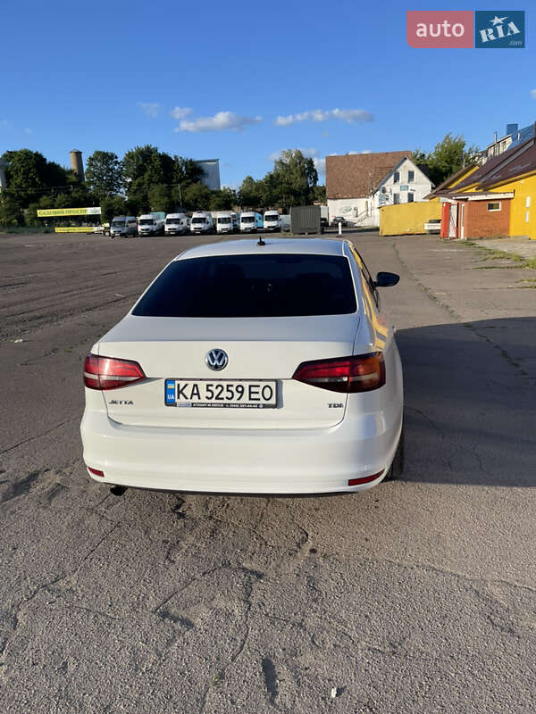 Седан Volkswagen Jetta 2016 в Рівному