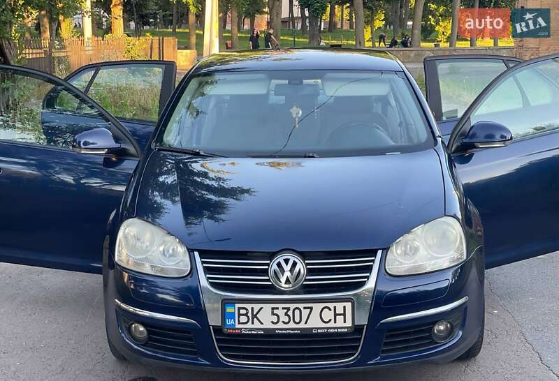 Седан Volkswagen Jetta 2008 в Ровно