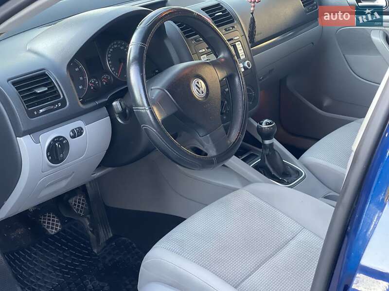 Седан Volkswagen Jetta 2008 в Ровно