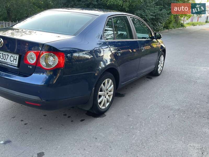 Седан Volkswagen Jetta 2008 в Ровно