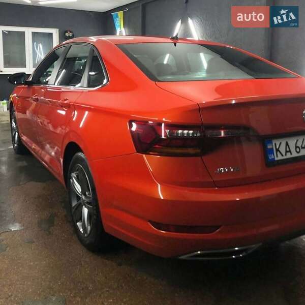 Седан Volkswagen Jetta 2019 в Львові