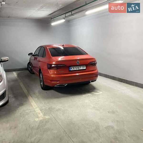 Седан Volkswagen Jetta 2019 в Львові