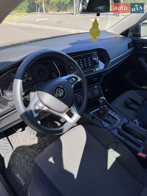 Седан Volkswagen Jetta 2020 в Львове