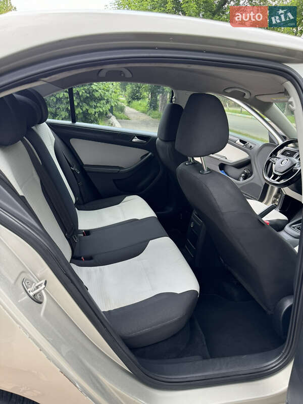 Седан Volkswagen Jetta 2014 в Харькове