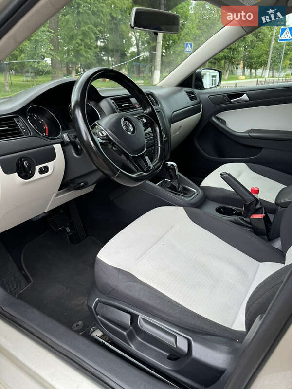 Седан Volkswagen Jetta 2014 в Харькове