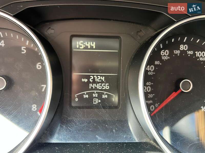 Седан Volkswagen Jetta 2016 в Львові