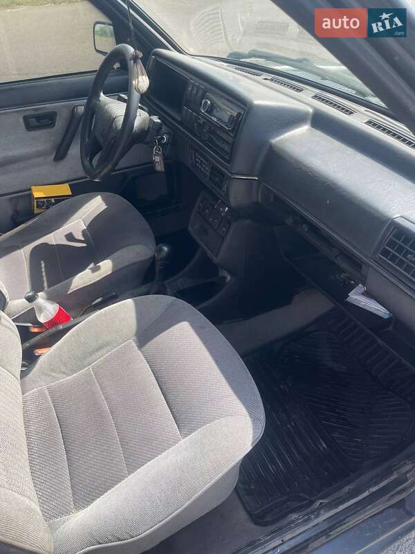 Седан Volkswagen Jetta 1988 в Березному