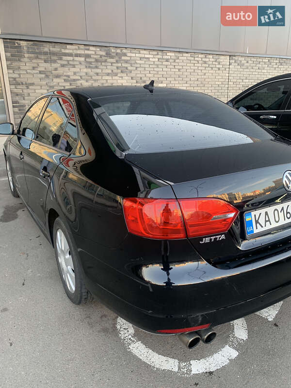 Седан Volkswagen Jetta 2011 в Києві