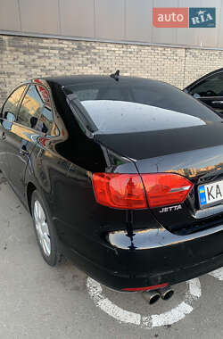 Седан Volkswagen Jetta 2011 в 