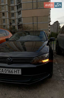 Седан Volkswagen Jetta 2011 в 