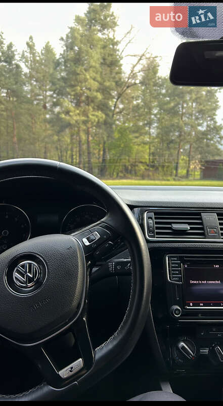 Седан Volkswagen Jetta 2016 в Киеве
