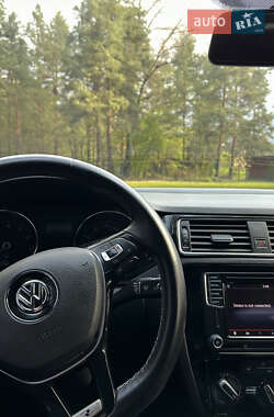 Седан Volkswagen Jetta 2016 в 