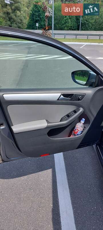 Седан Volkswagen Jetta 2013 в Киеве