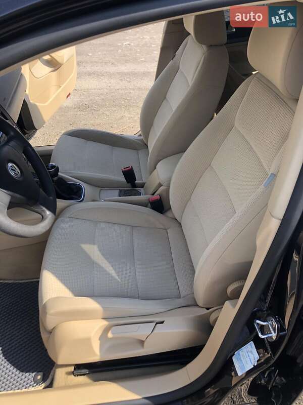 Седан Volkswagen Jetta 2008 в Ланчині