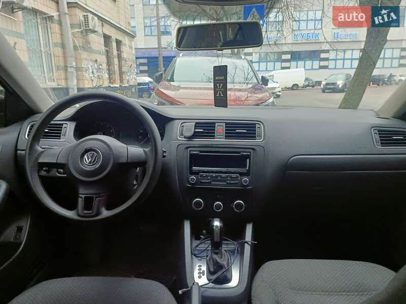 Седан Volkswagen Jetta 2012 в Василькове