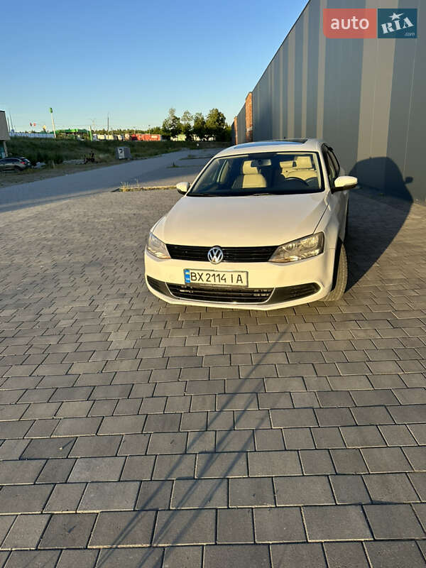 Седан Volkswagen Jetta 2014 в Хмельницком