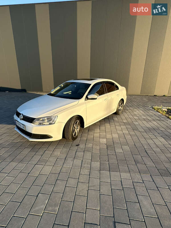Седан Volkswagen Jetta 2014 в Хмельницком