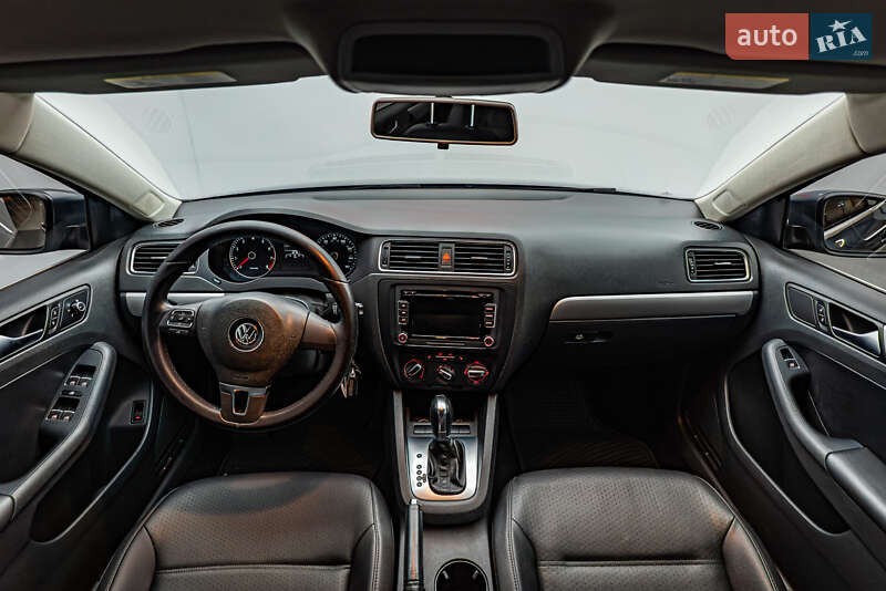 Седан Volkswagen Jetta 2013 в Києві