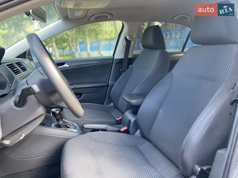 Седан Volkswagen Jetta 2014 в Києві