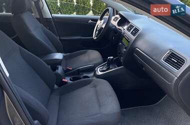 Седан Volkswagen Jetta 2014 в 